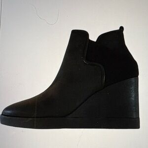 Donald J Pliner Luluu Black Leather Wedge Ankle Boots 9.5
